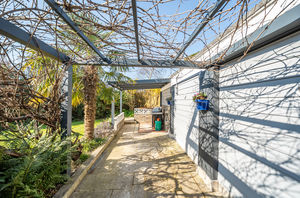 Photo 16- click for photo gallery